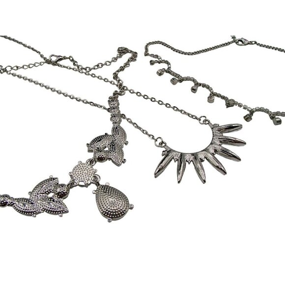 Lot of 3 Rhinestone Necklaces Assorted Sizes Styles Silver Tone Choker Long Med - Picture 6 of 9